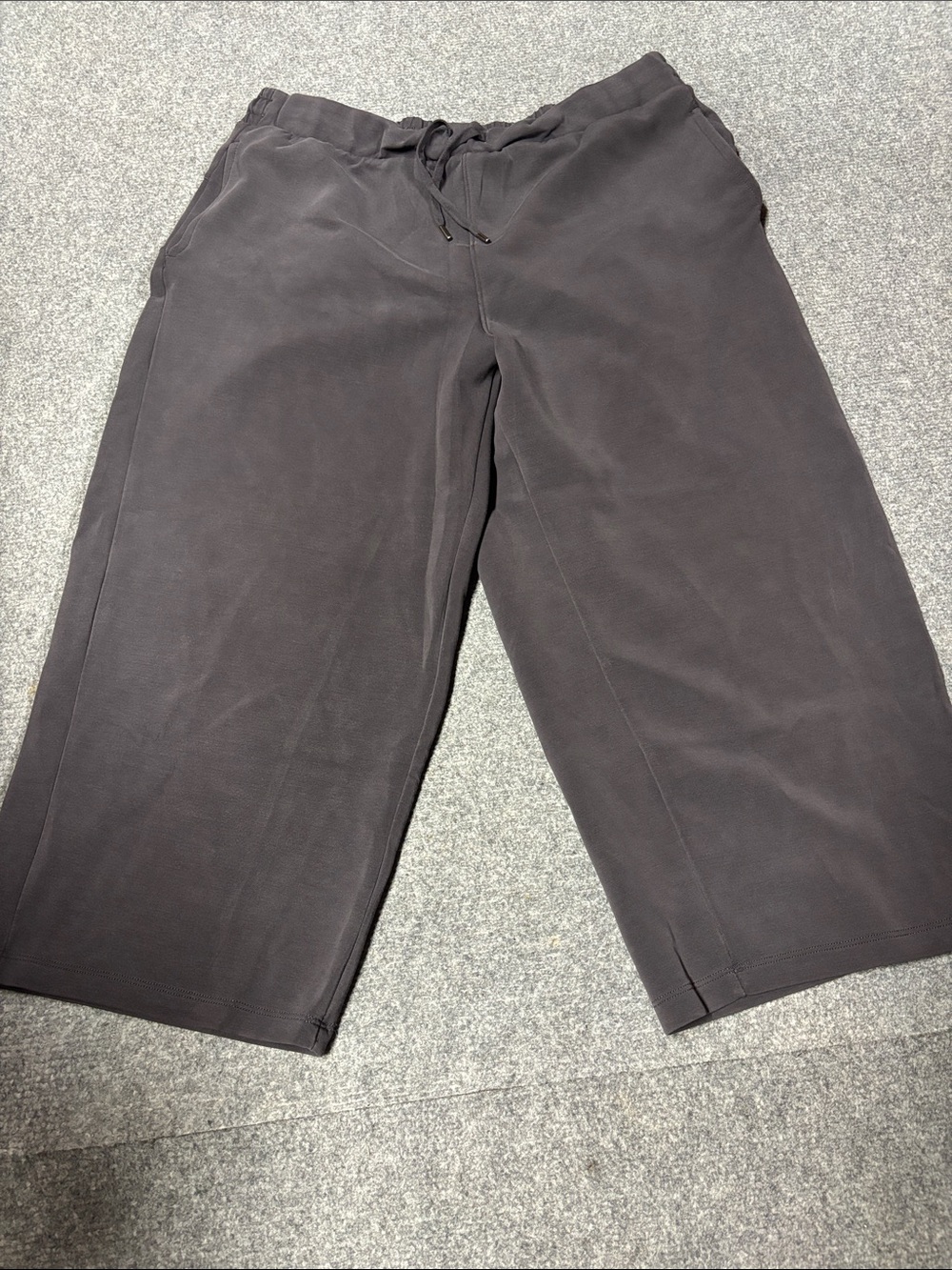 Women's Cropped Drawstring Wide-Leg Pants - Black